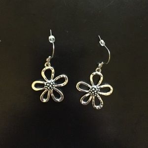 Premier Designs Jewelry Miss Daisy Earrings